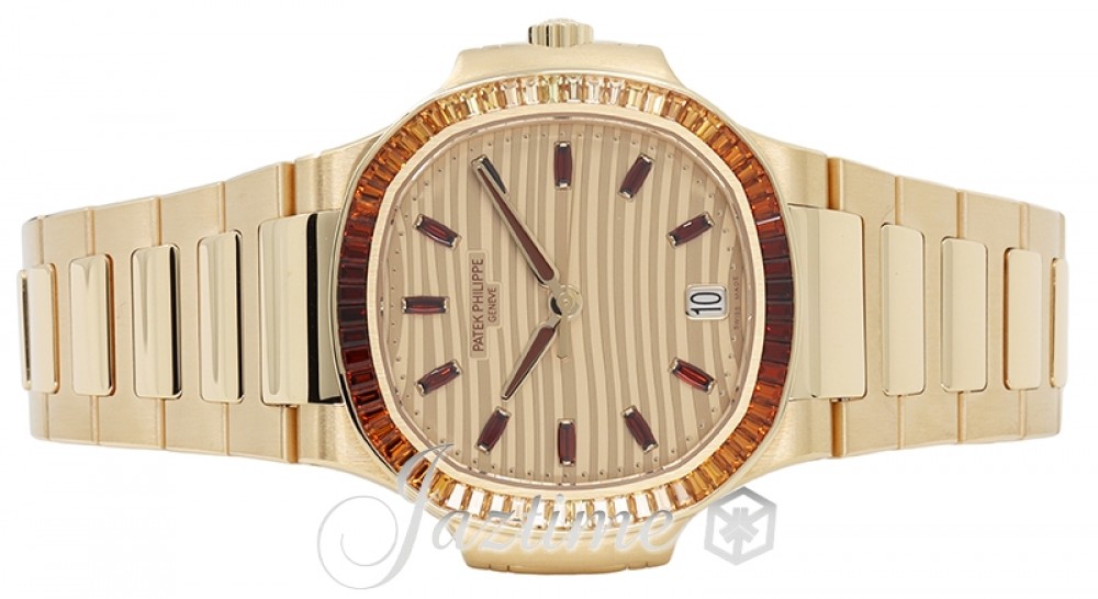Patek Philippe 7118/1300R-001 Nautilus Ladies Automatic 